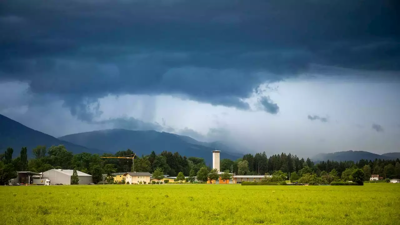 DWD warnt vor Dauerstarkregen am Alpenrand