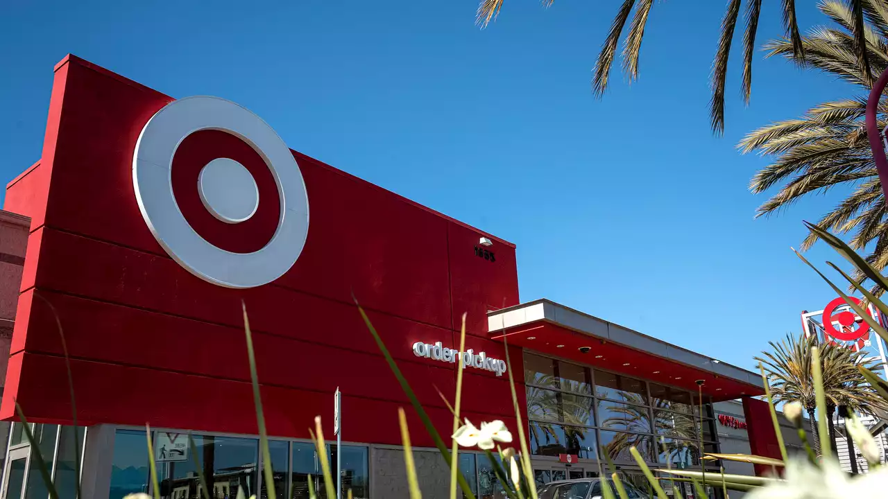 A Robot Will Do Your Nails at Target for $10