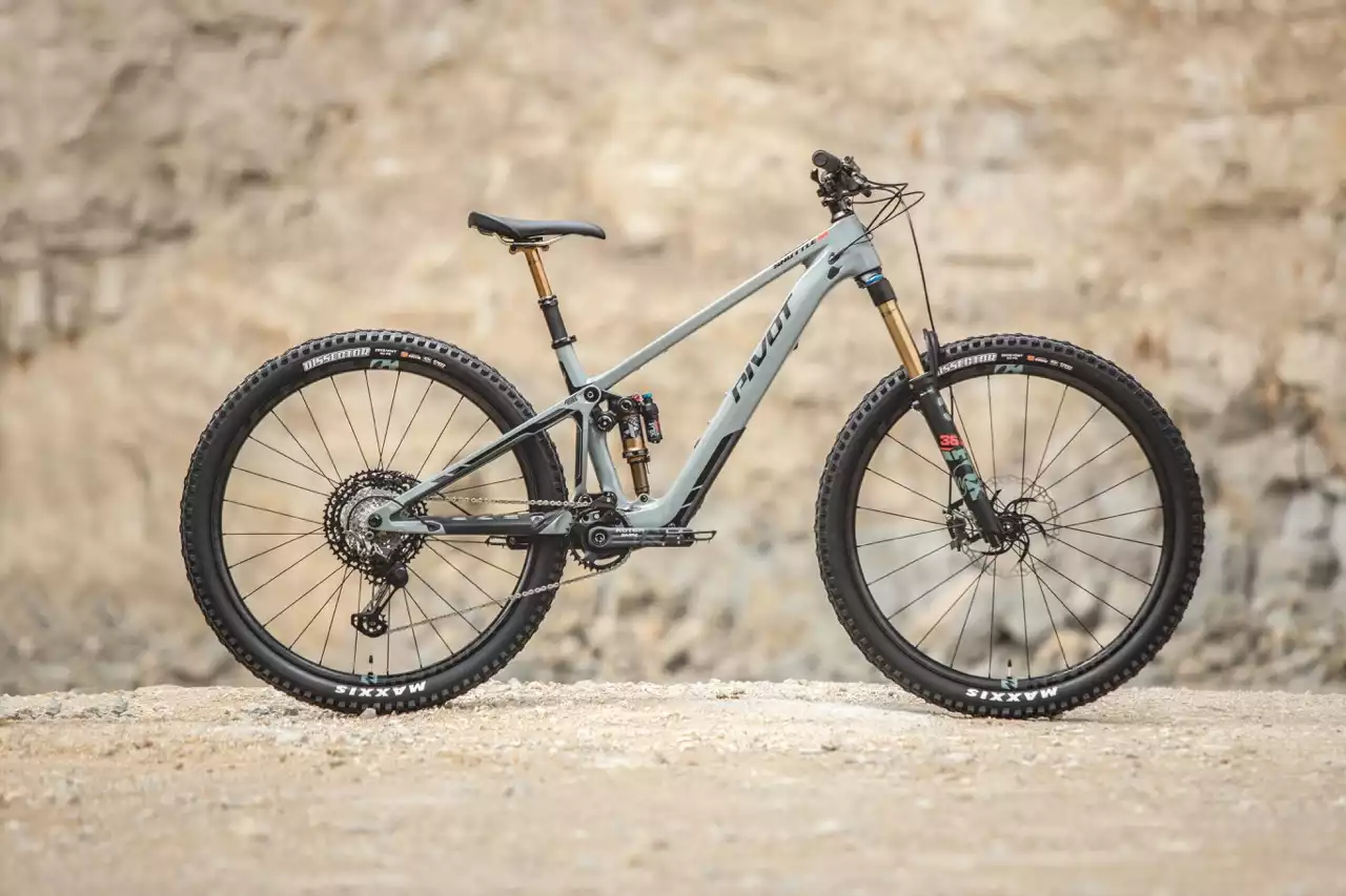 All new Pivot Shuttle SL barely looks like an eBike, weighs as little as 36.25lbs!