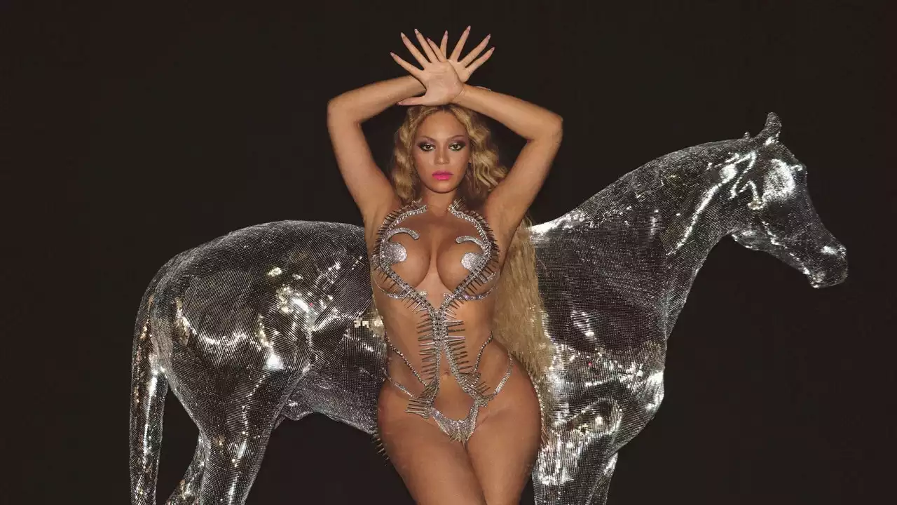 Beyoncè’s Naked ‘Renaissance’ Armour Came With An Instruction Manual