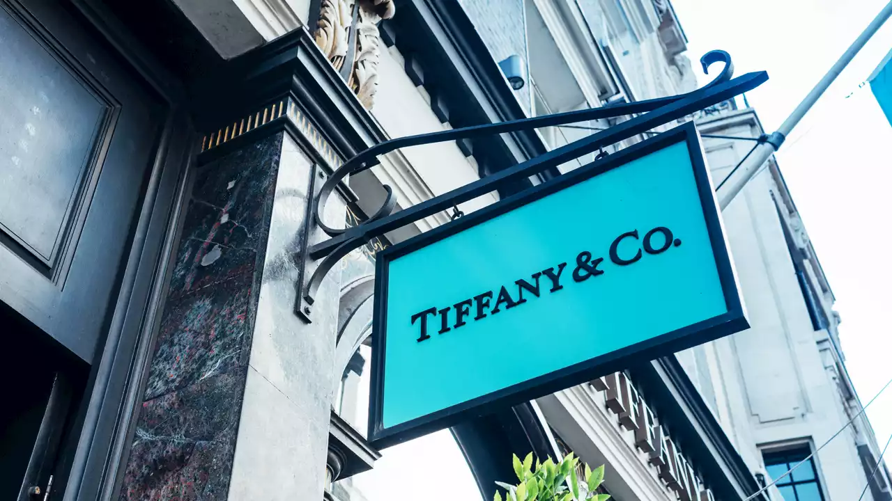 Luxury Retailer Tiffany & Co. Announces Jeweled Cryptopunk Pendants Tied to NFTs – Blockchain Bitcoin News