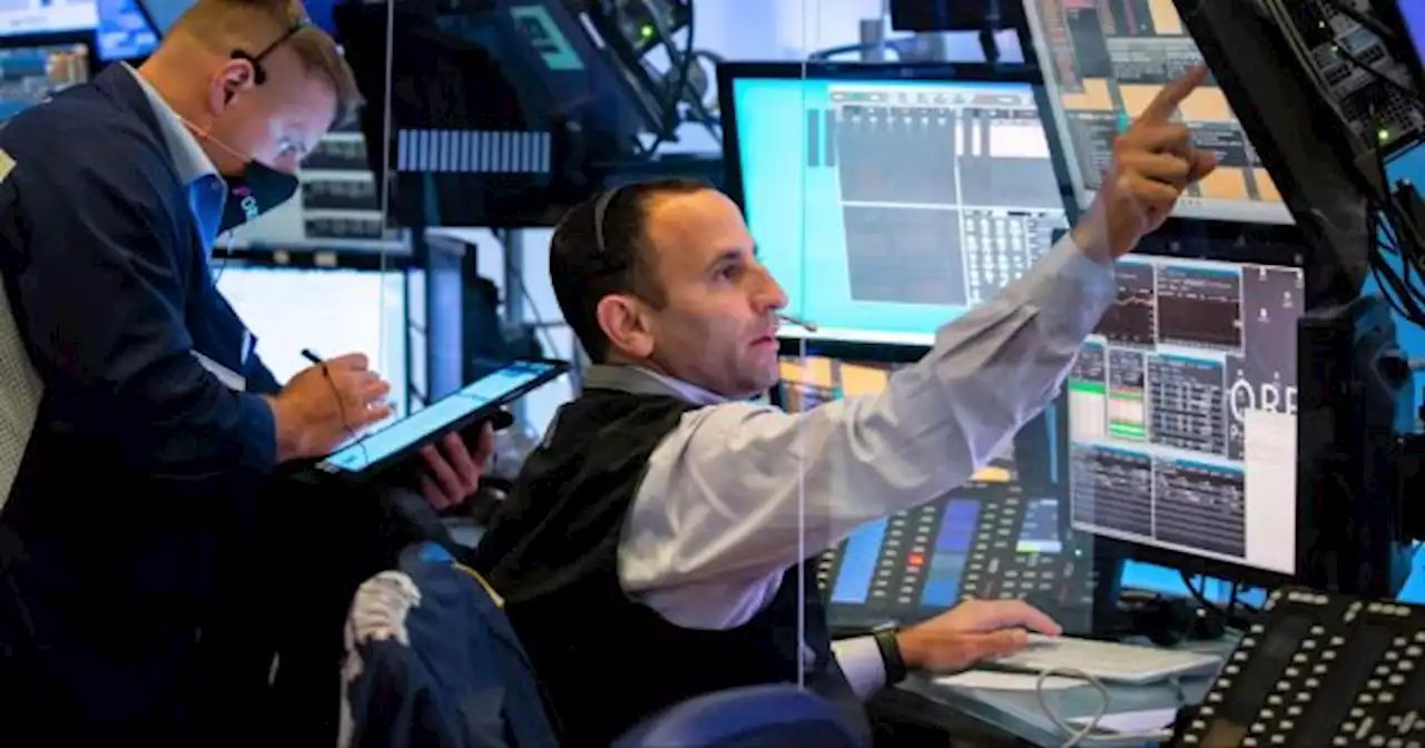 Las acciones cortaron la racha alcista y se alinearon a la ca�da de Wall Street