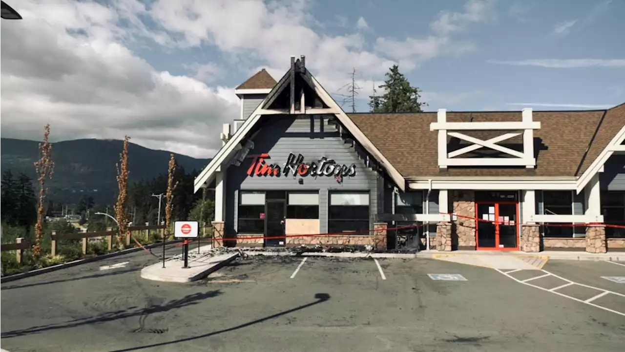 Suspicious fire shuts down Tim Hortons location in Nanaimo, B.C.