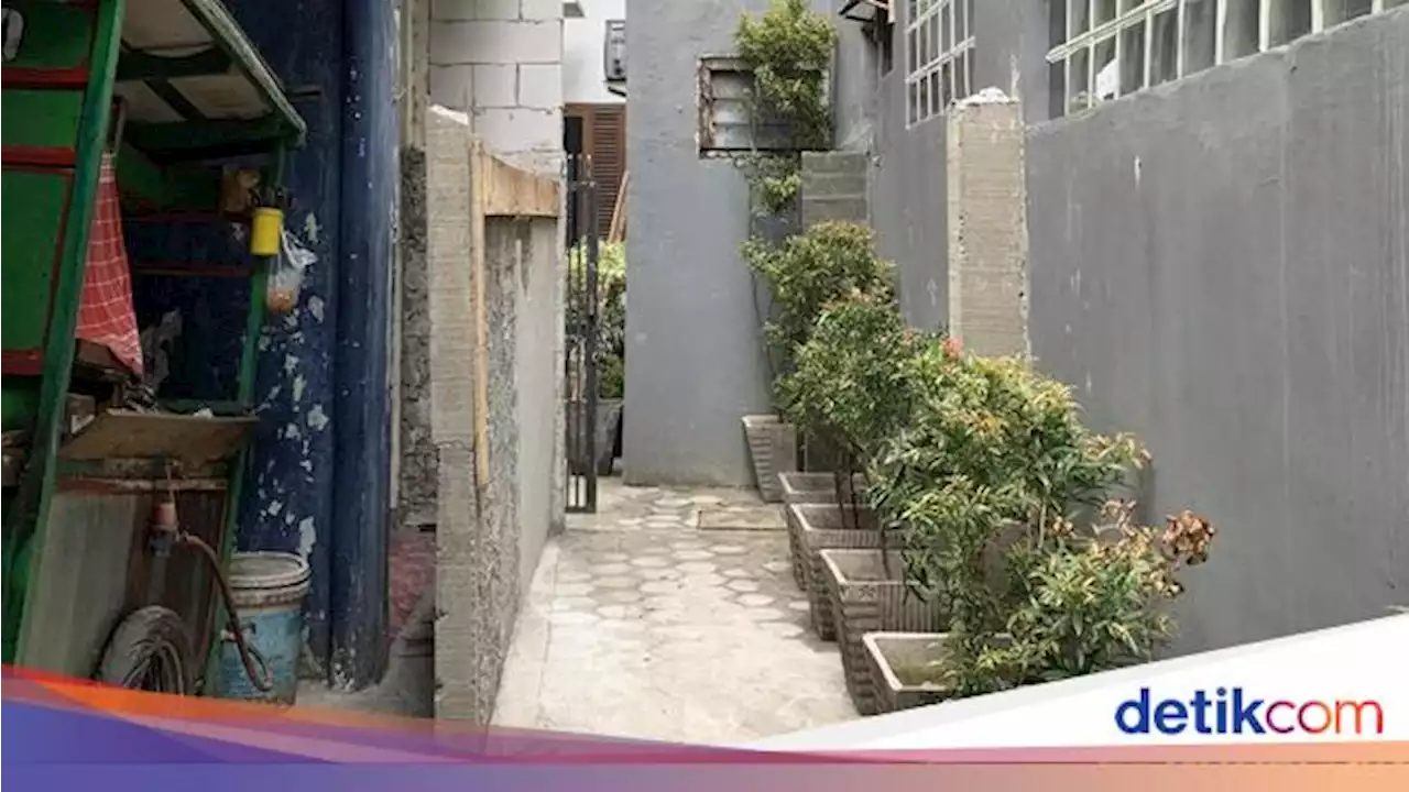 Akses Rumah Ditembok Tetangganya, Anak Khawatir Bila Ibunda Jatuh Sakit