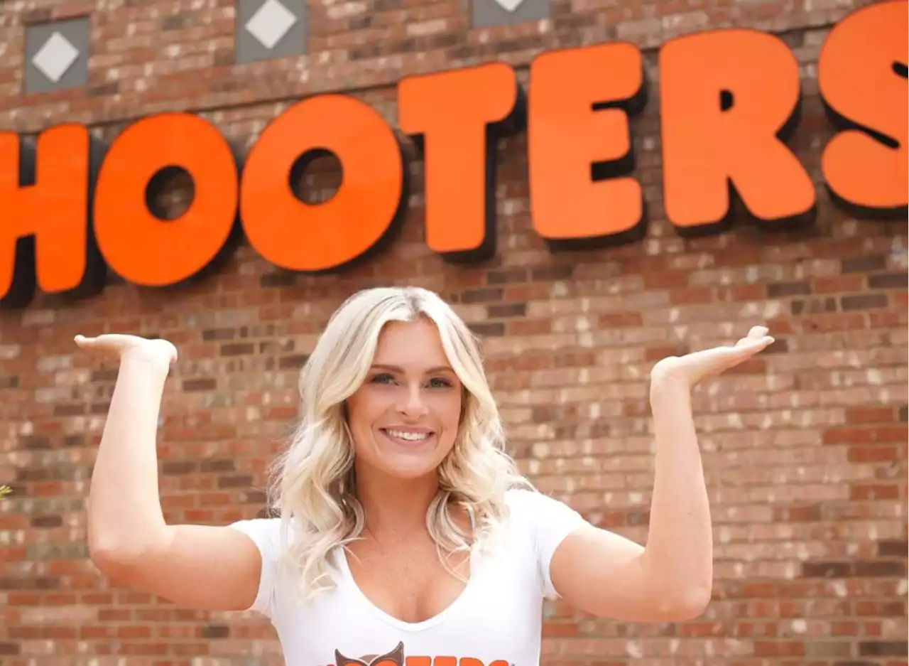 11 Secrets Hooters Servers Want You to Know — Eat This Not That