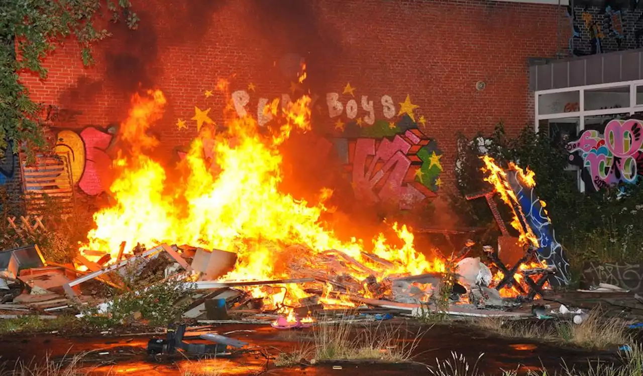 Immer wieder Feuer in Schule in Hamburg – Polizei jagt Brandstifter