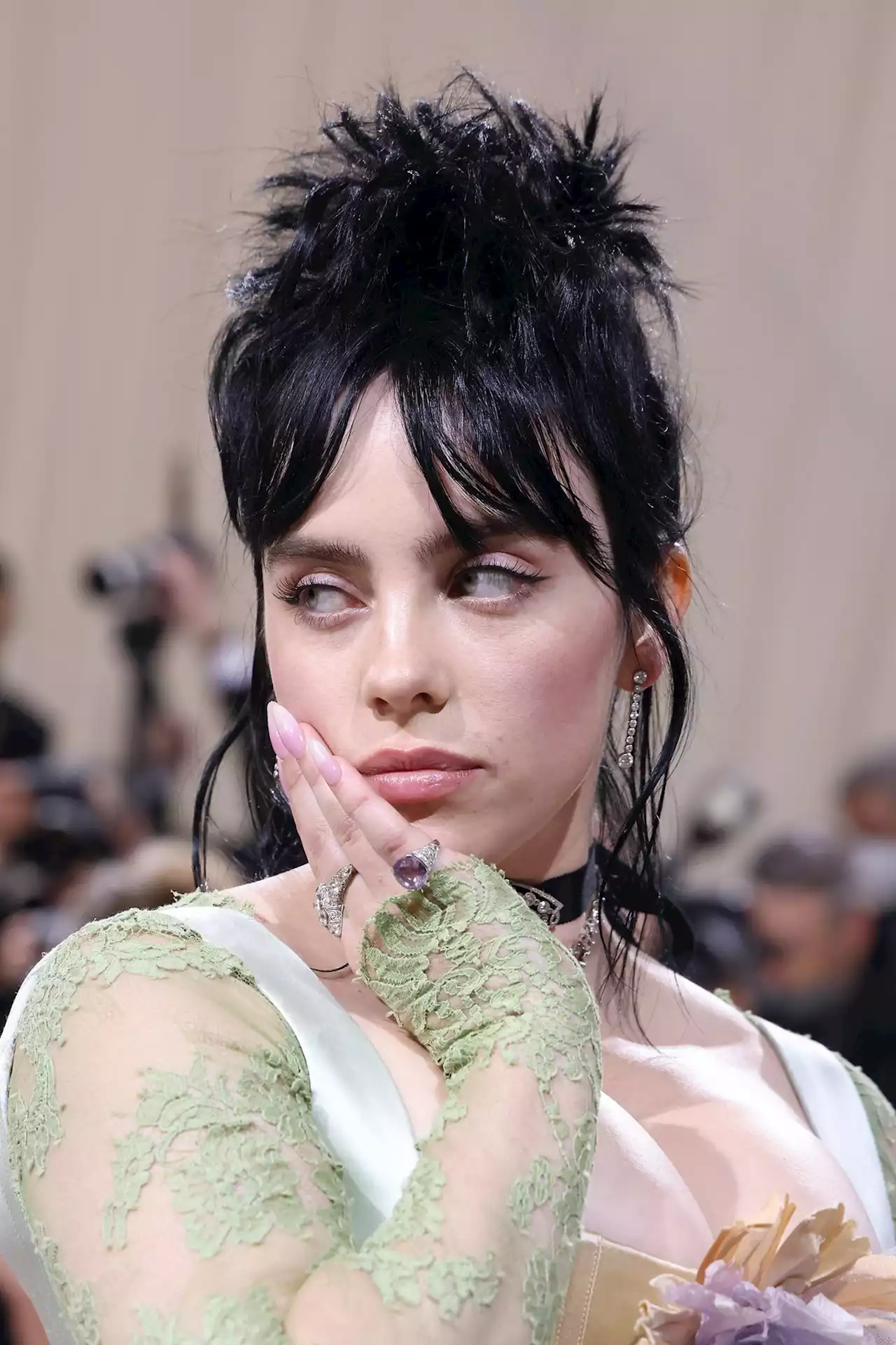 Billie Eilish Takes On TikTok’s Sunburn Blush Trend