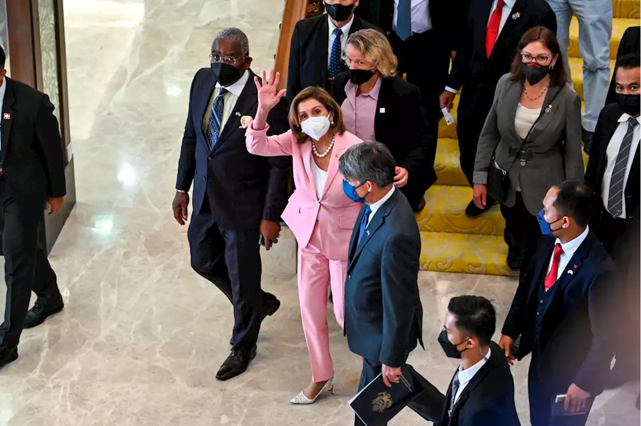 US House Speaker Pelosi arrives in Taiwan, defying Beijing