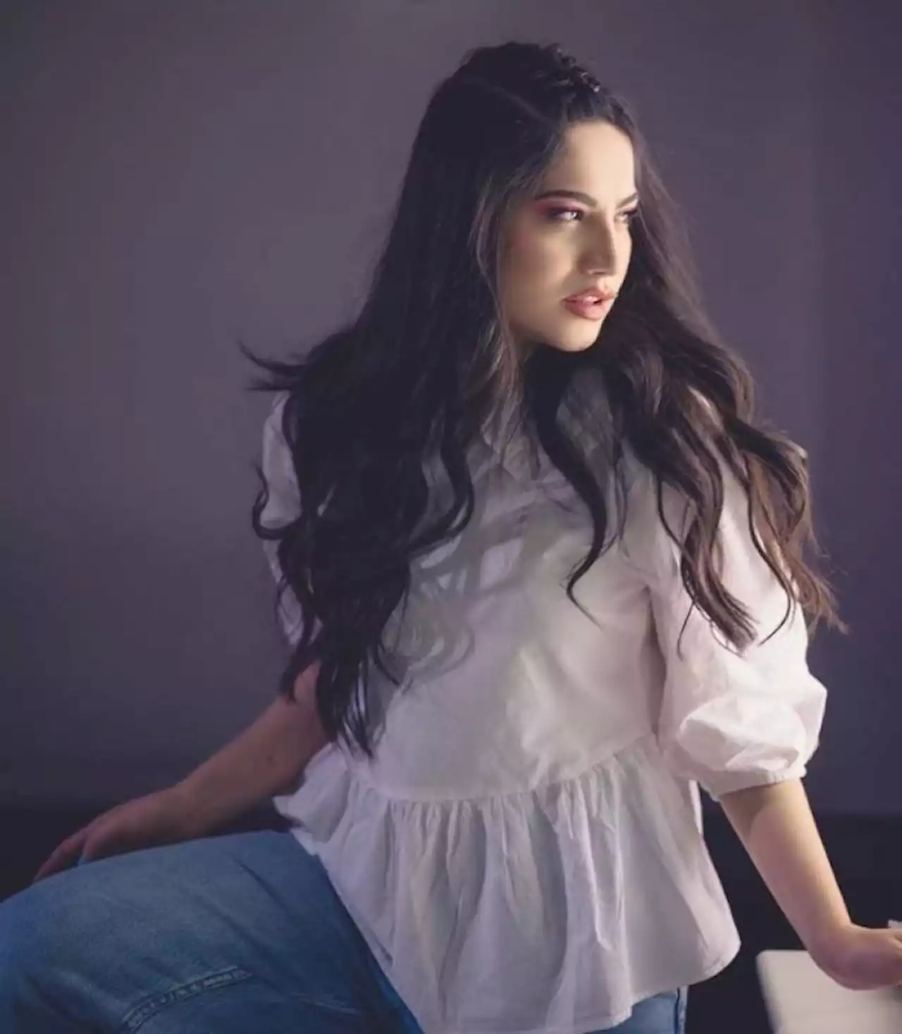 Neelam Muneer leaves fans flabbergasted with new photos