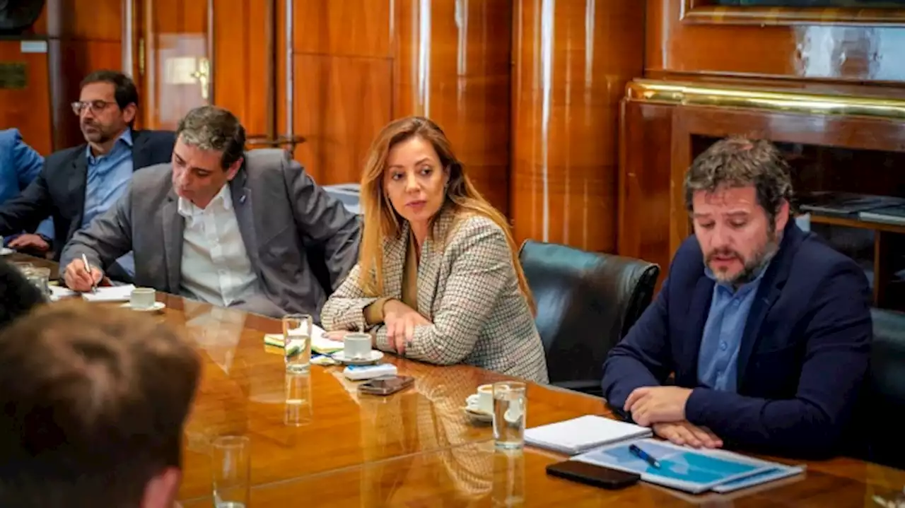 Conformaron la mesa petrolera para asegurar el gas para el gasoducto Néstor Kirchner en 2023