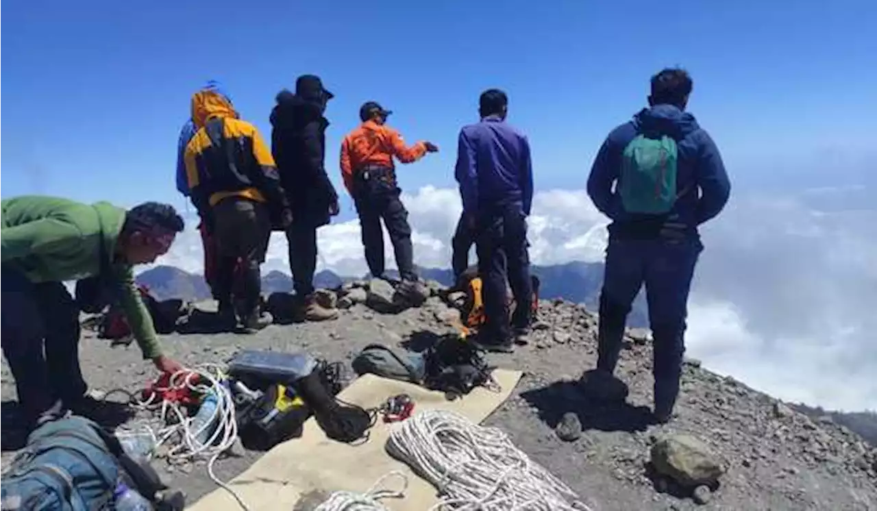 WN Portugal yang Tewas di Puncak Gunung Rinjani Belum Dapat Dievakuasi