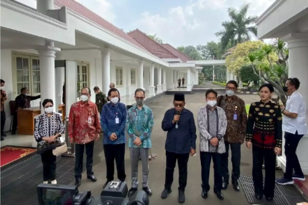 Bos OJK Sambangi Kantor Airlangga, Bahas Kredit Usaha Rakyat (KUR)