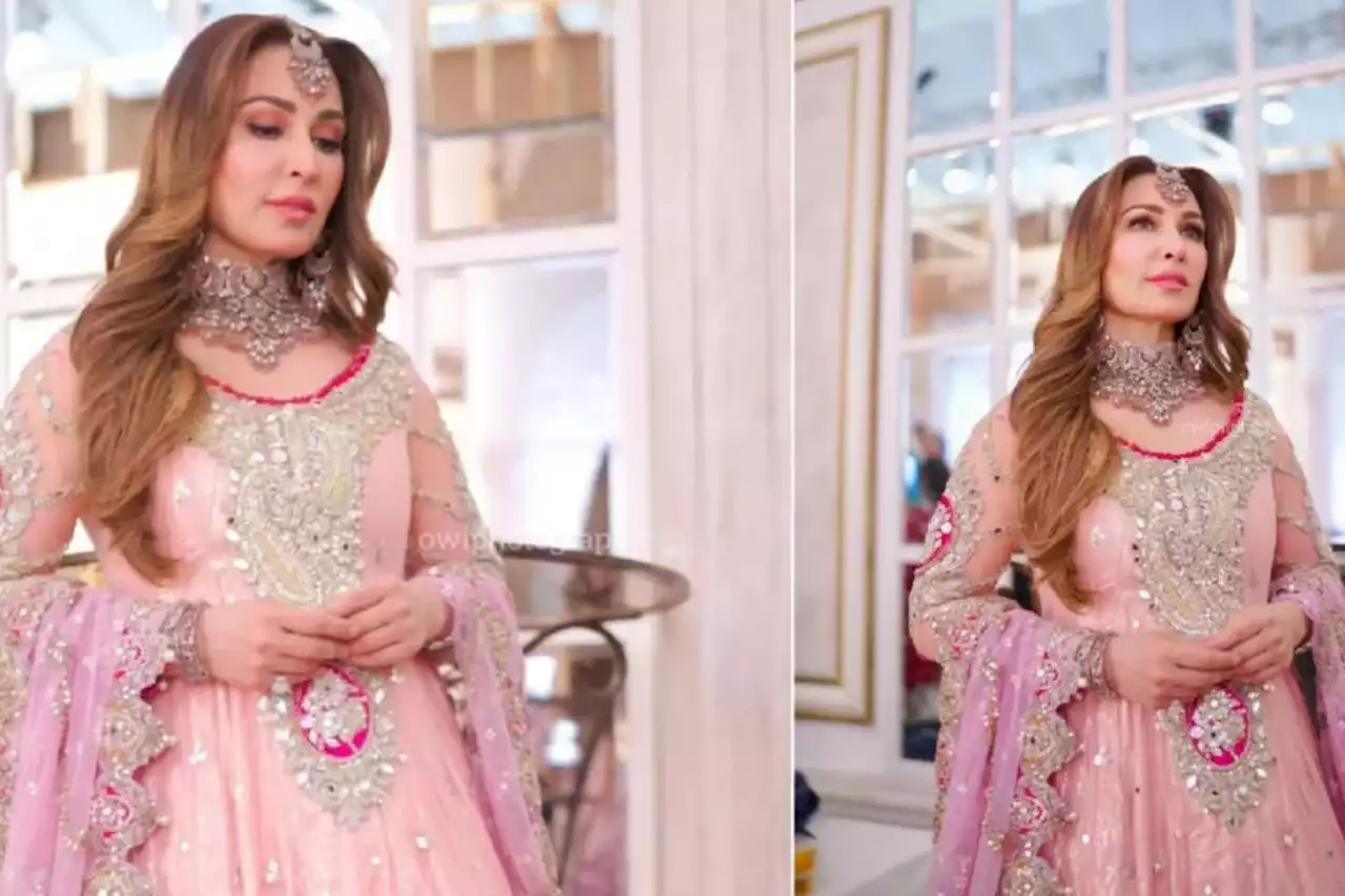 Reema Khan looks gorgeous as she walked at the Bridal Festive 2022