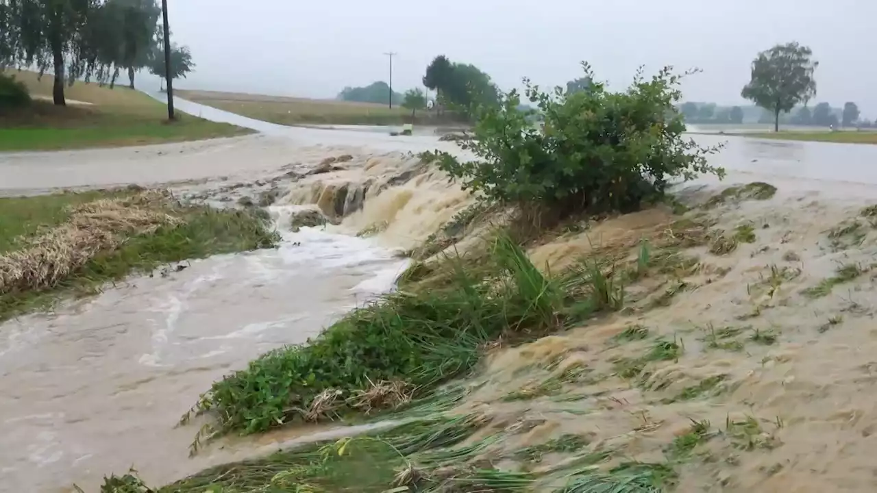 Hochwasser und Dauerregen sorgen für Überschwemmungen