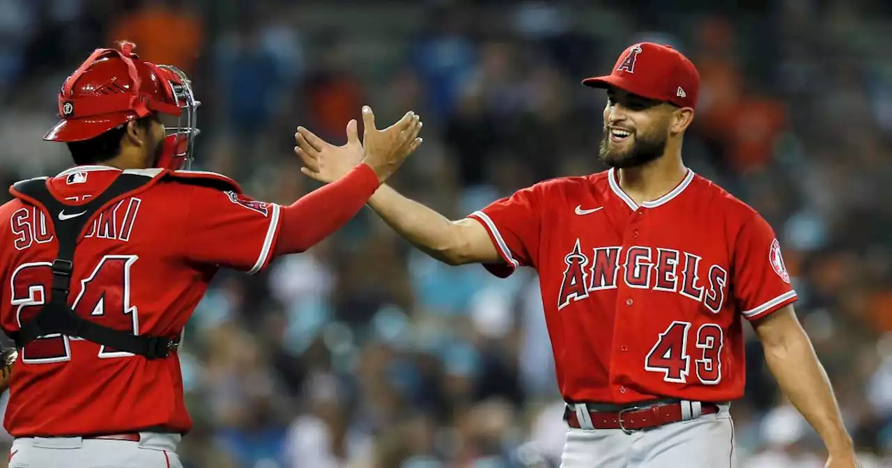 Sandoval throws 4-hitter, Angels beat Tigers 1-0 on Walsh HR