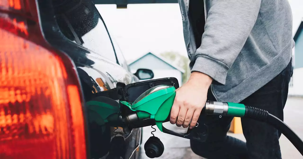 Gas prices continue to fall in New Jersey and around nation