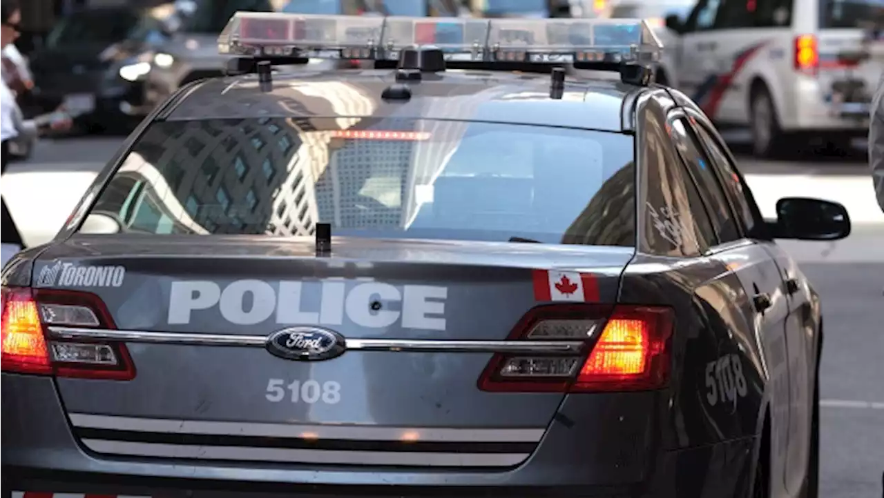 Toronto police investigating two separate carjackings in Scarborough