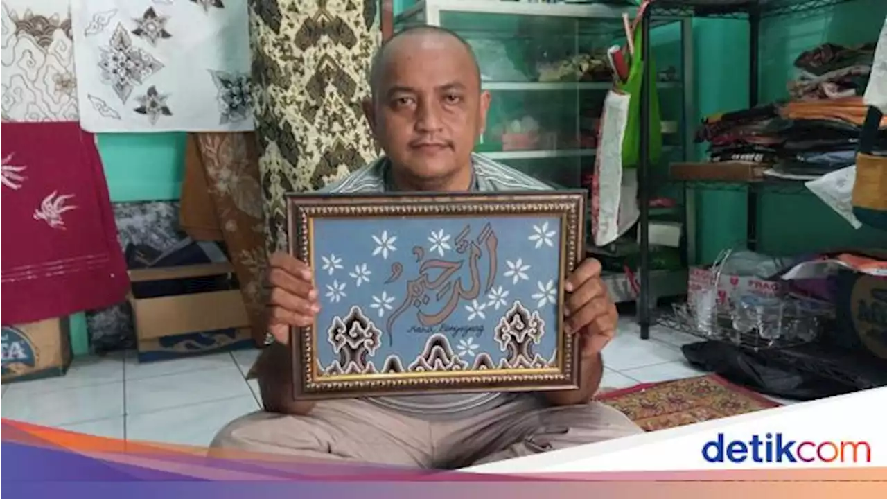 Melihat Cantiknya Karya Lukisan Kaca dan Batik Elang Raharyadi