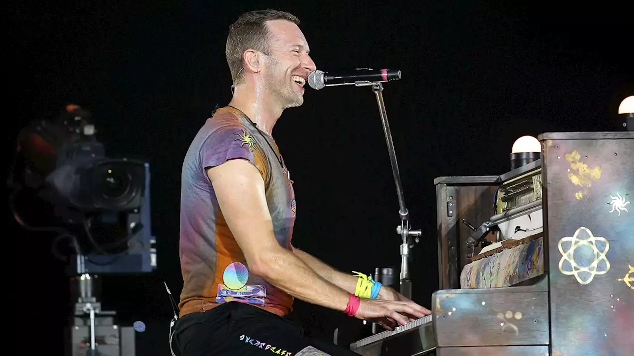 Chris Martin Performs Duet With Pianist With One Hand: ‘One of the Best Songs Ever Written'