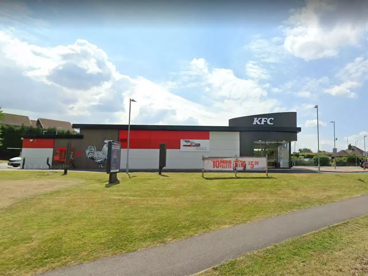 Chaos at Telford KFC as police called to violence before phones robbed from witnesses