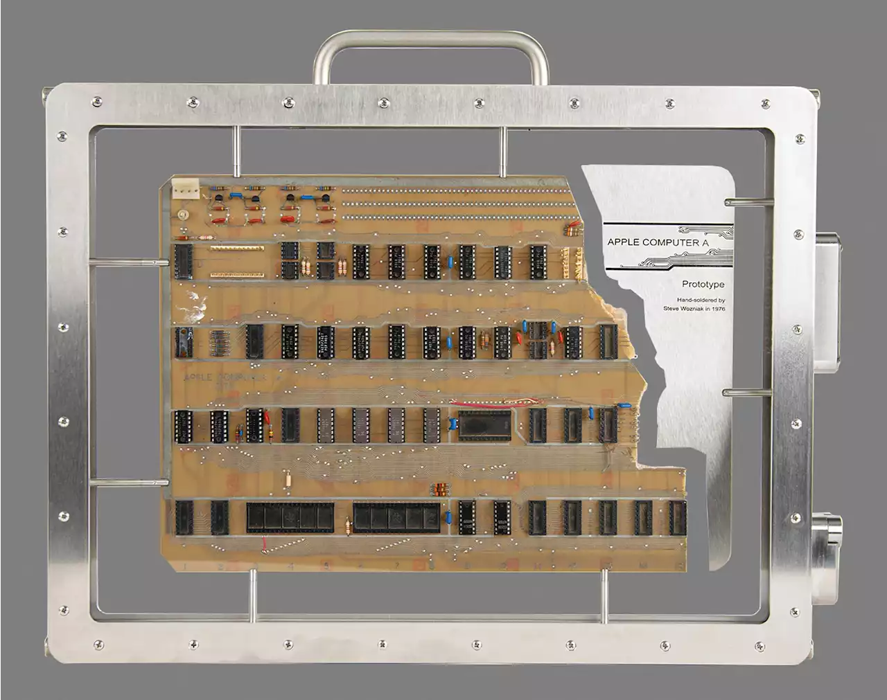 Jobs' Apple-1 Computer Prototype Auctioned for Nearly $700K