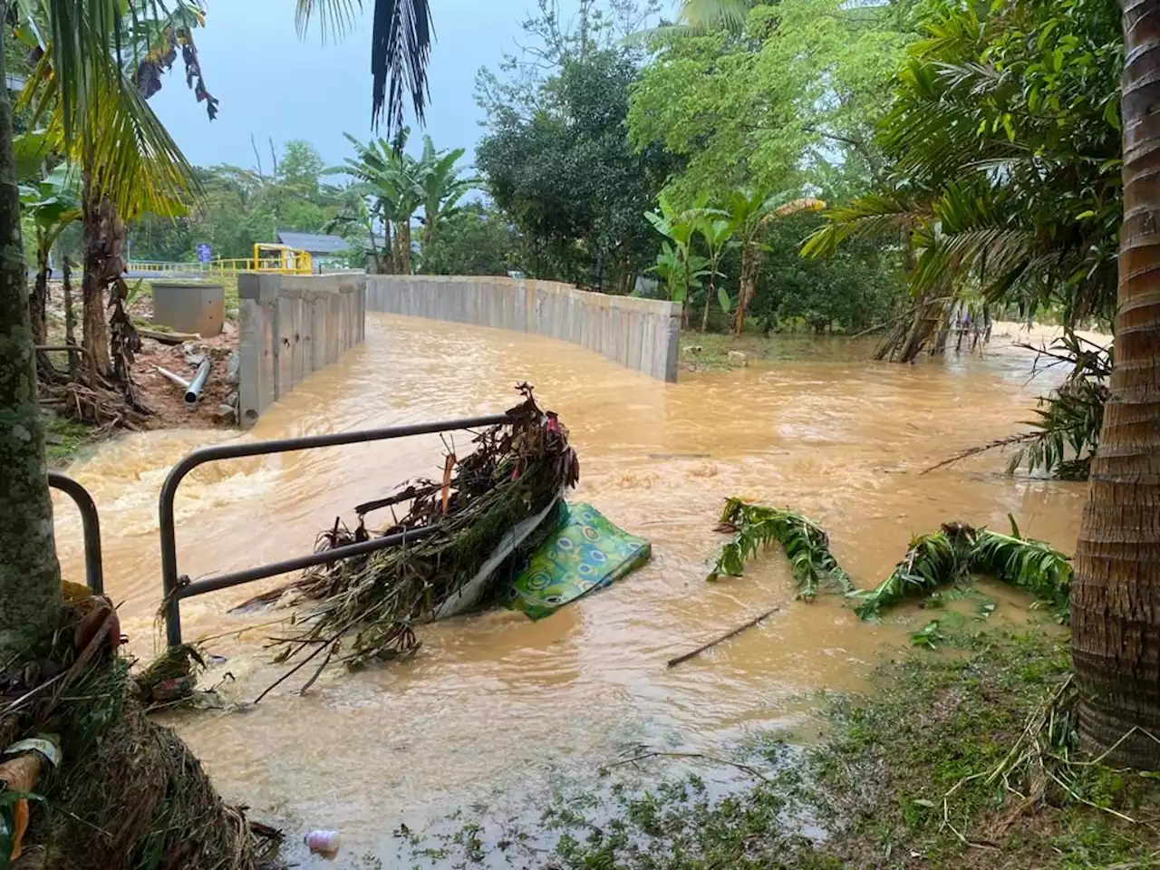 Floods: Several areas in Kulai, Johor Baru hit