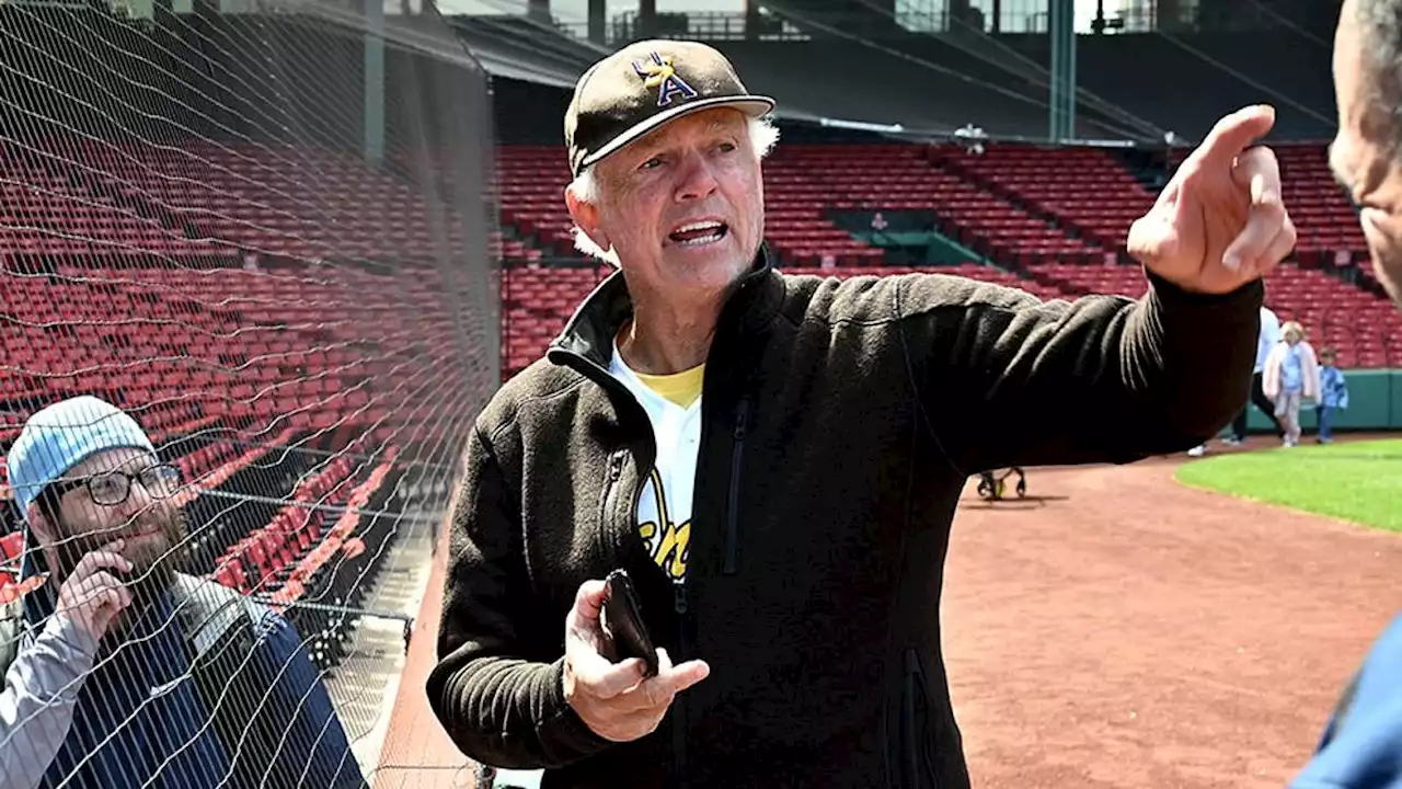 Red Sox great Bill 'Spaceman' Lee collapses at exhibition game, walks off field with assistance