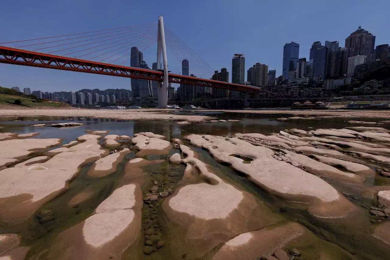 China hit by drought, floods, as Yangtze River runs dry