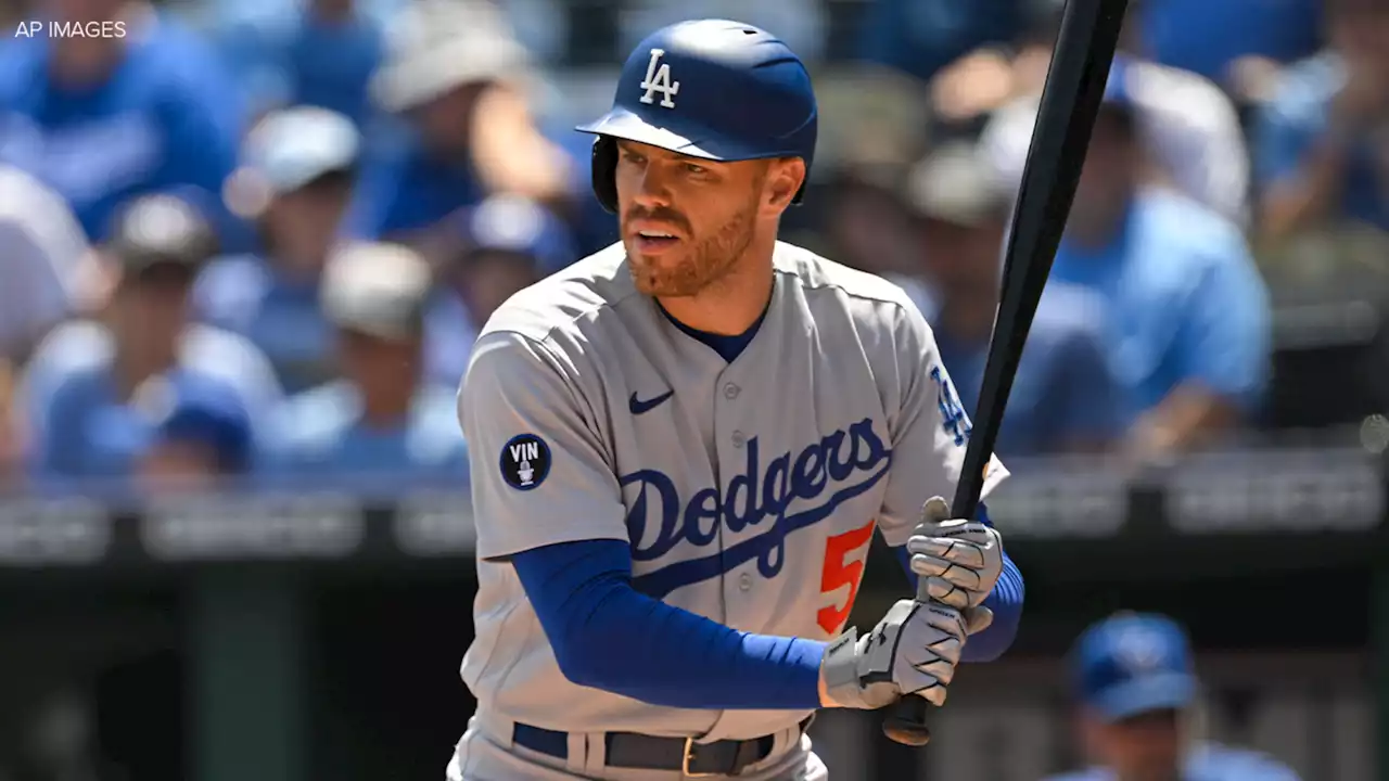 Dodgers' Freddie Freeman donates $500,000 for new baseball clubhouse at OC alma mater