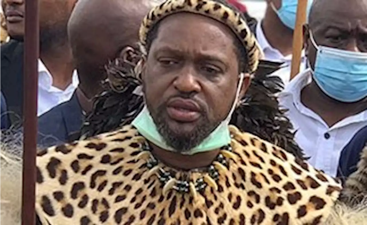 South Africa - Thousands Witness Crowning of New Zulu King