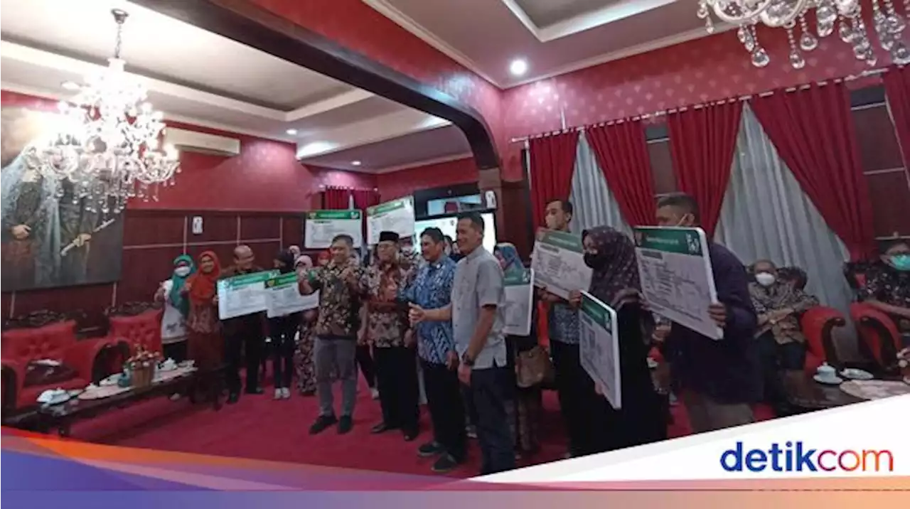 Tunggak Iuran BPJS Kesehatan, Puluhan Warga Kota Blitar Terima Bantuan