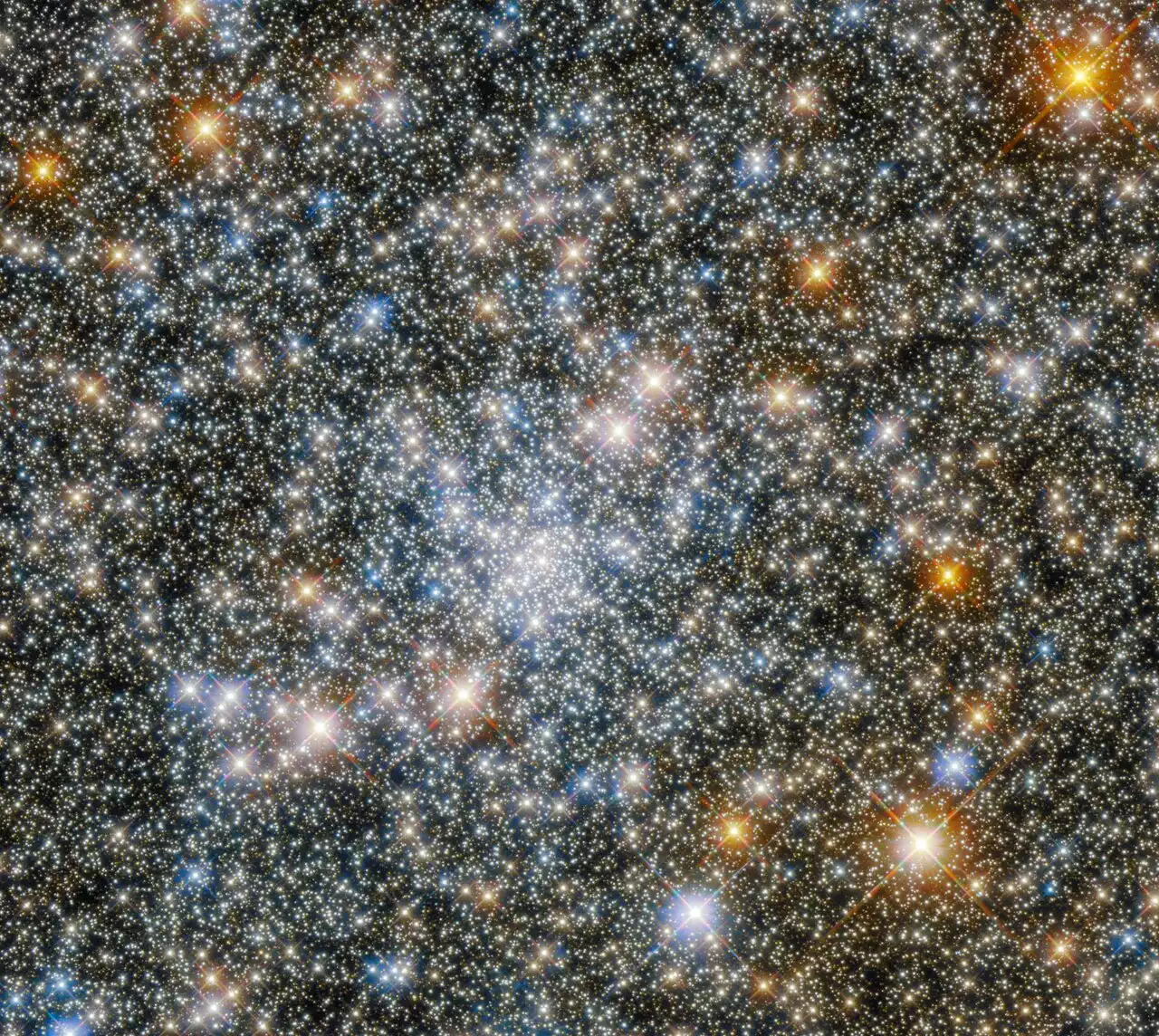 Thousands of stars press close together in Hubble image | Digital Trends