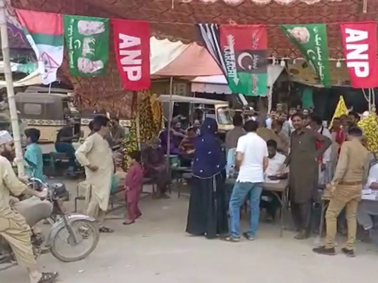 کراچی کے حلقہ این اے 245 کا انتخابی میدان پی ٹی آئی نے مارلیا - ایکسپریس اردو