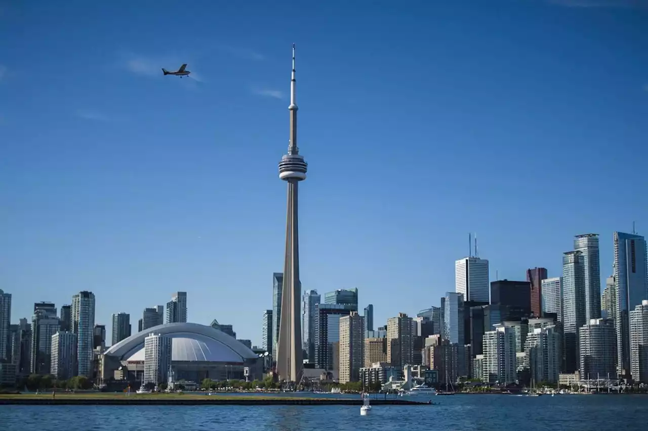 Multiple injuries reported after Toronto Island ferry crashes at downtown dock