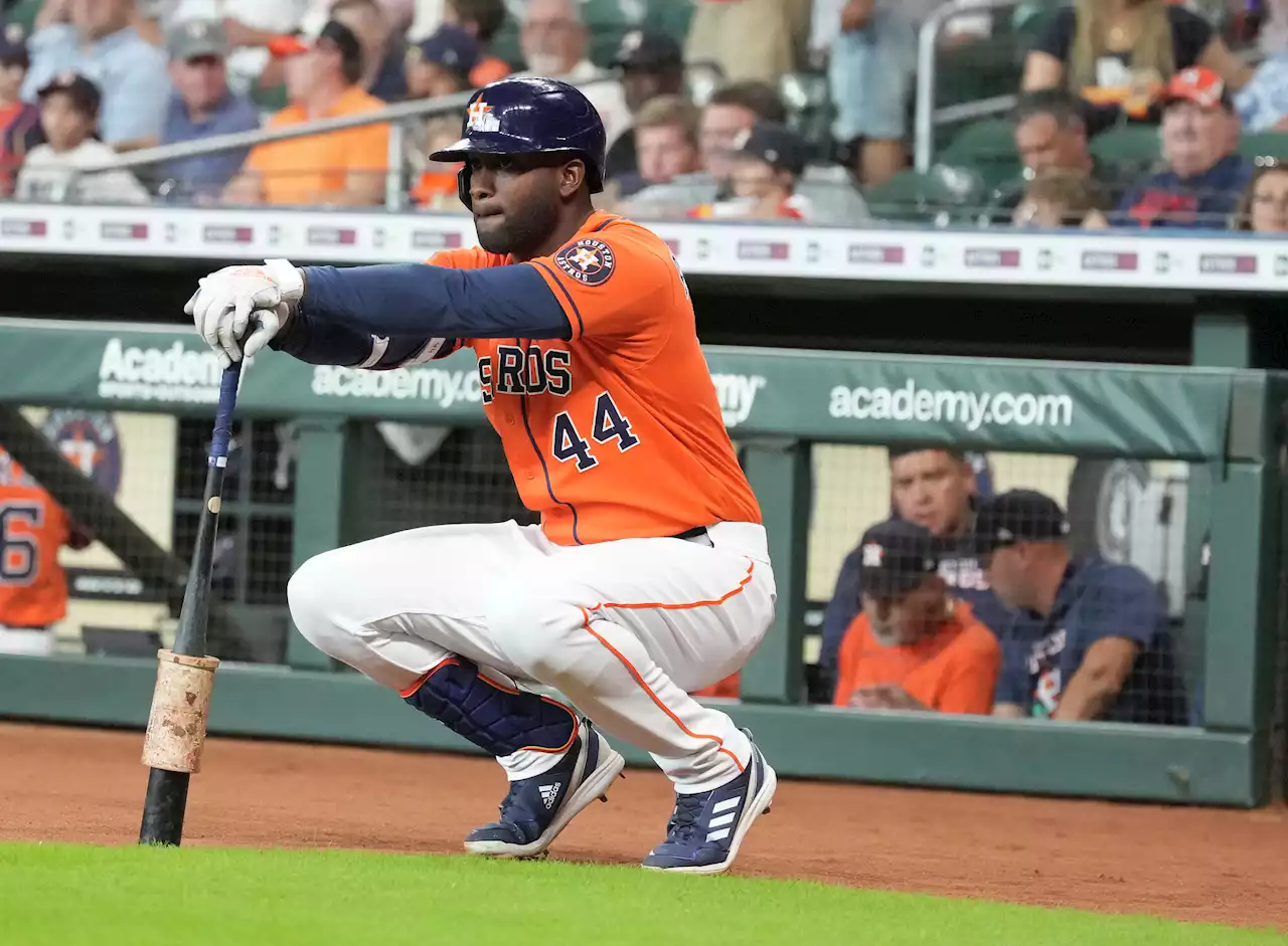 Yordan Alvarez rejoins Astros after visit to hospital