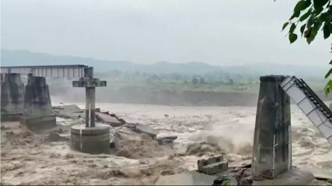 Lebih dari 50 orang Tewas Disapu Banjir dan Tanah Longsor di India