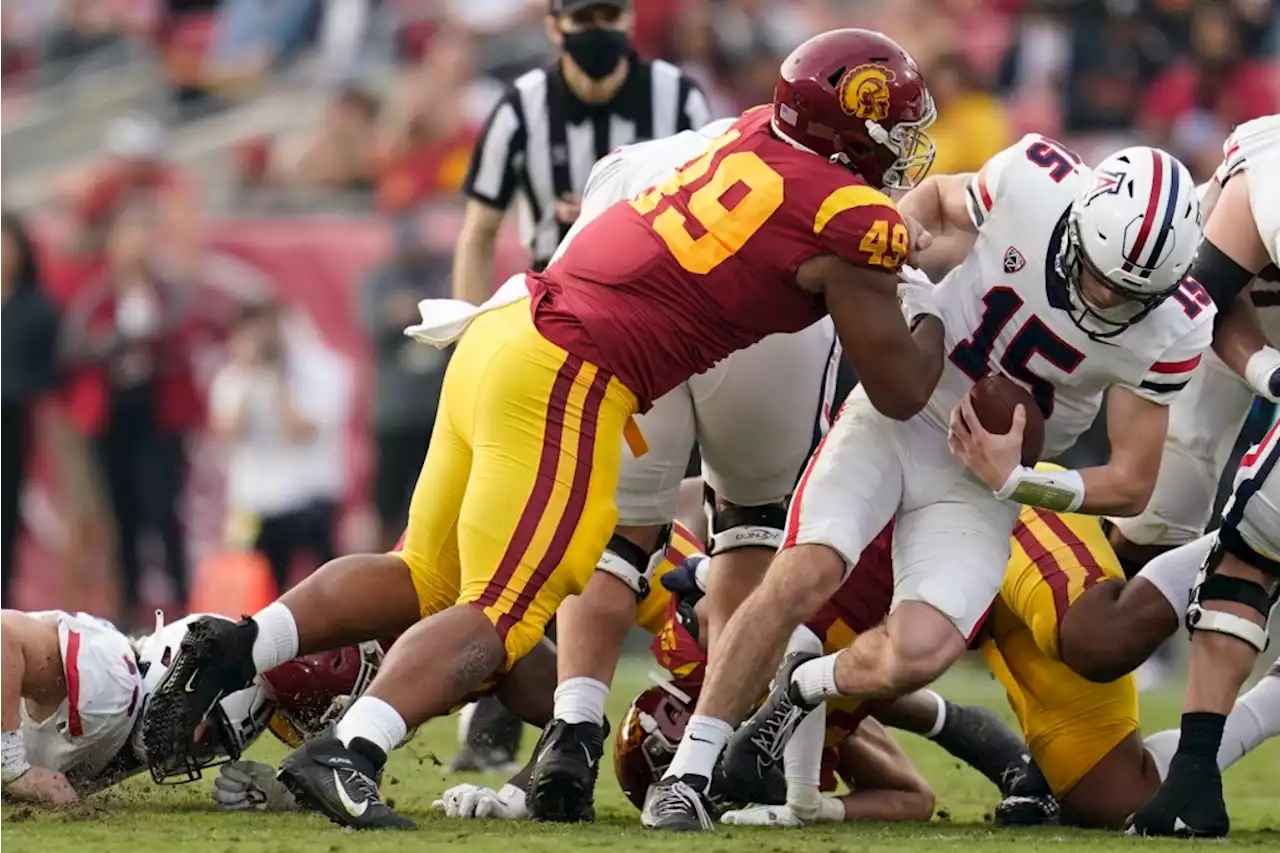 USC football wraps up fall camp with an eye on defense