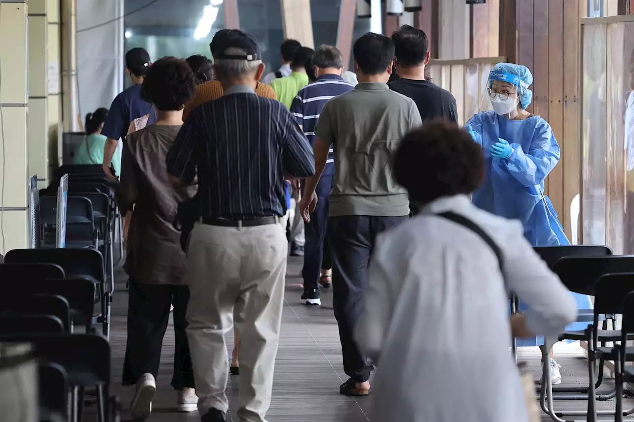 늘어가는 위중증·사망, 고위험군 관리 집중 '표적방역' 시험대