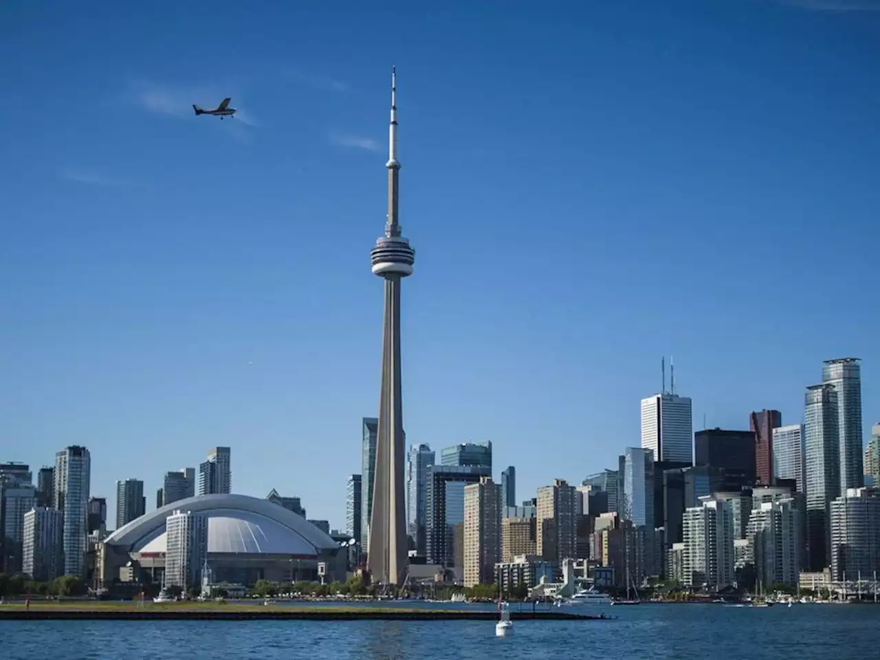 Multiple injuries after Toronto Island ferry crashes at downtown dock