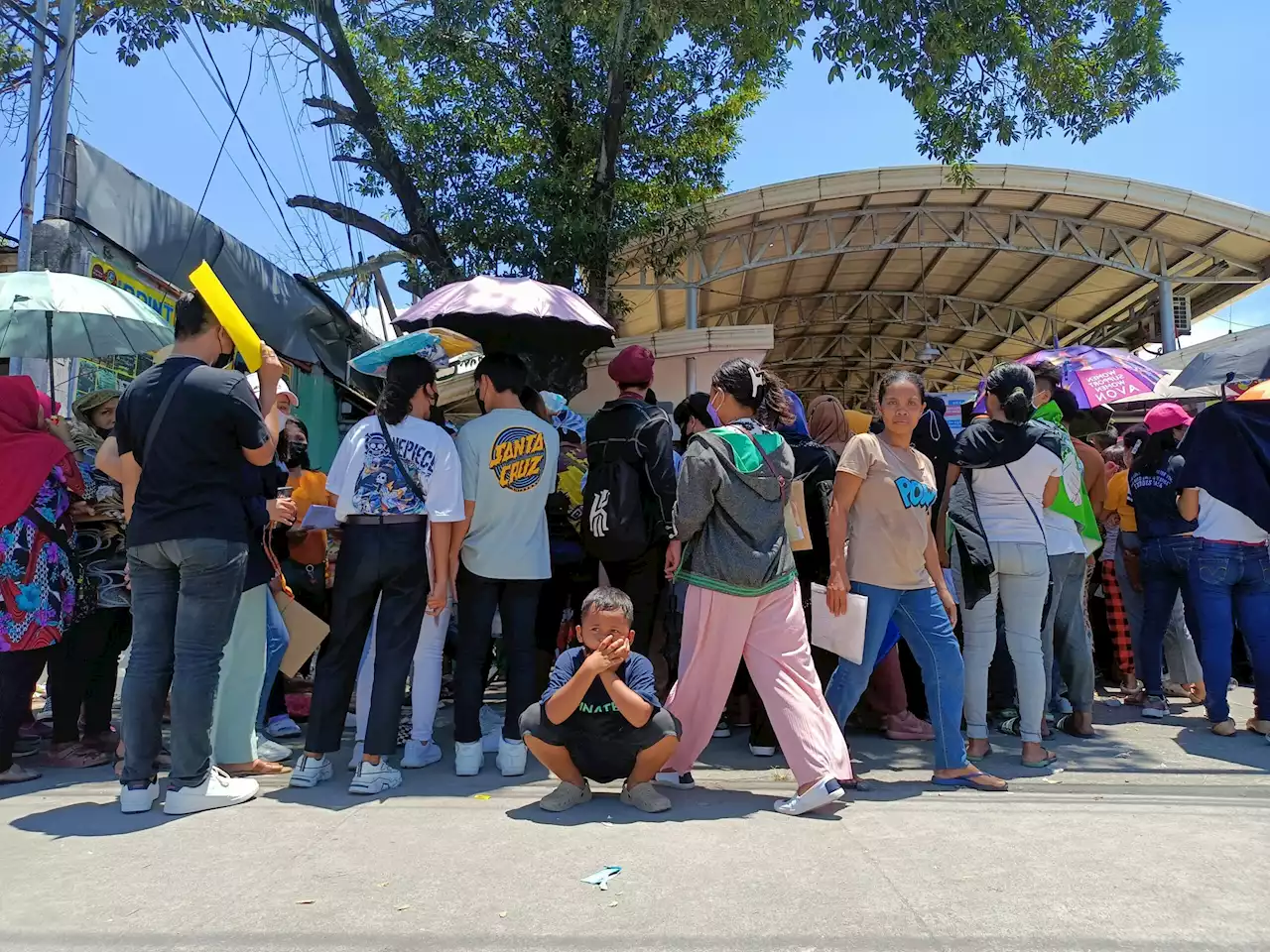 Thousands spent entire night lining up for DSWD aid in Mindanao cities