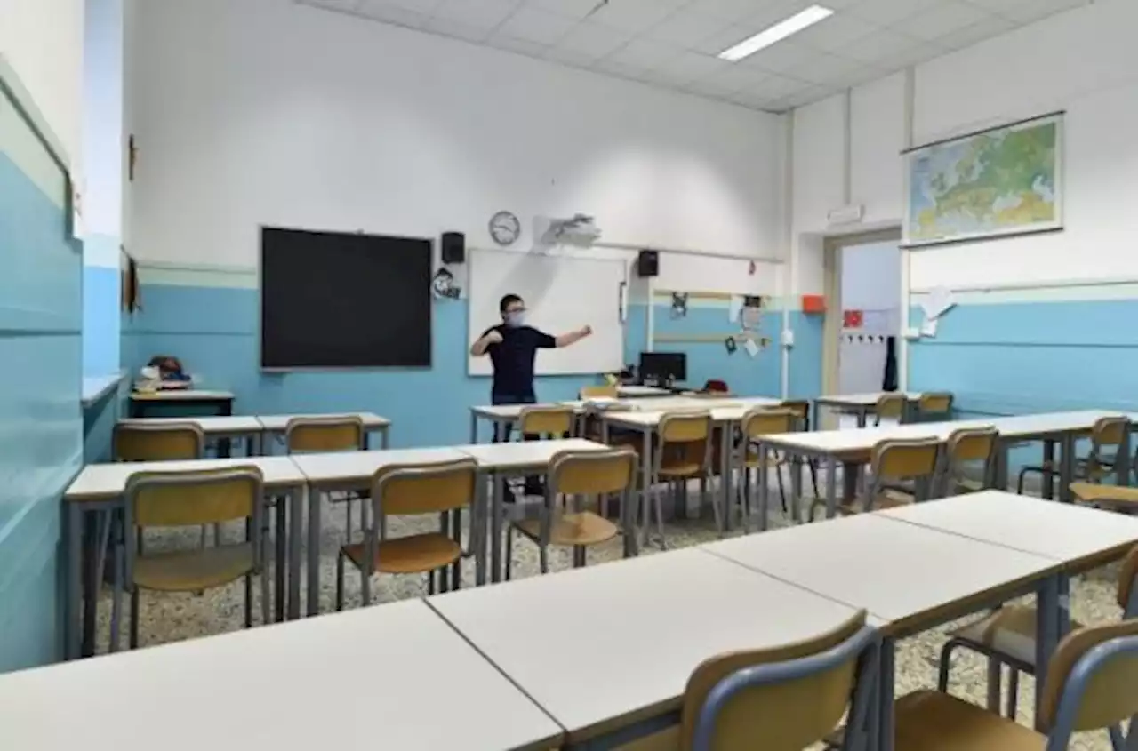 Scuola, da settembre tornano in classe anche i docenti non vaccinati