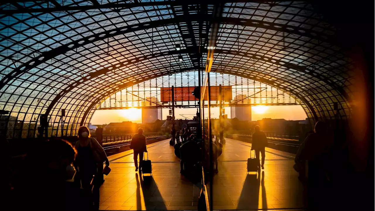 Aber hier leben, nein, danke!: Warum Menschen Berlin verlassen – und warum sie wiederkommen