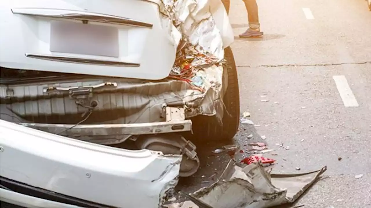 Kecelakaan Mobil Nyemplung Kali di Johar Baru, Gara-gara Pengemudi Keserimpet Karpet Mobil