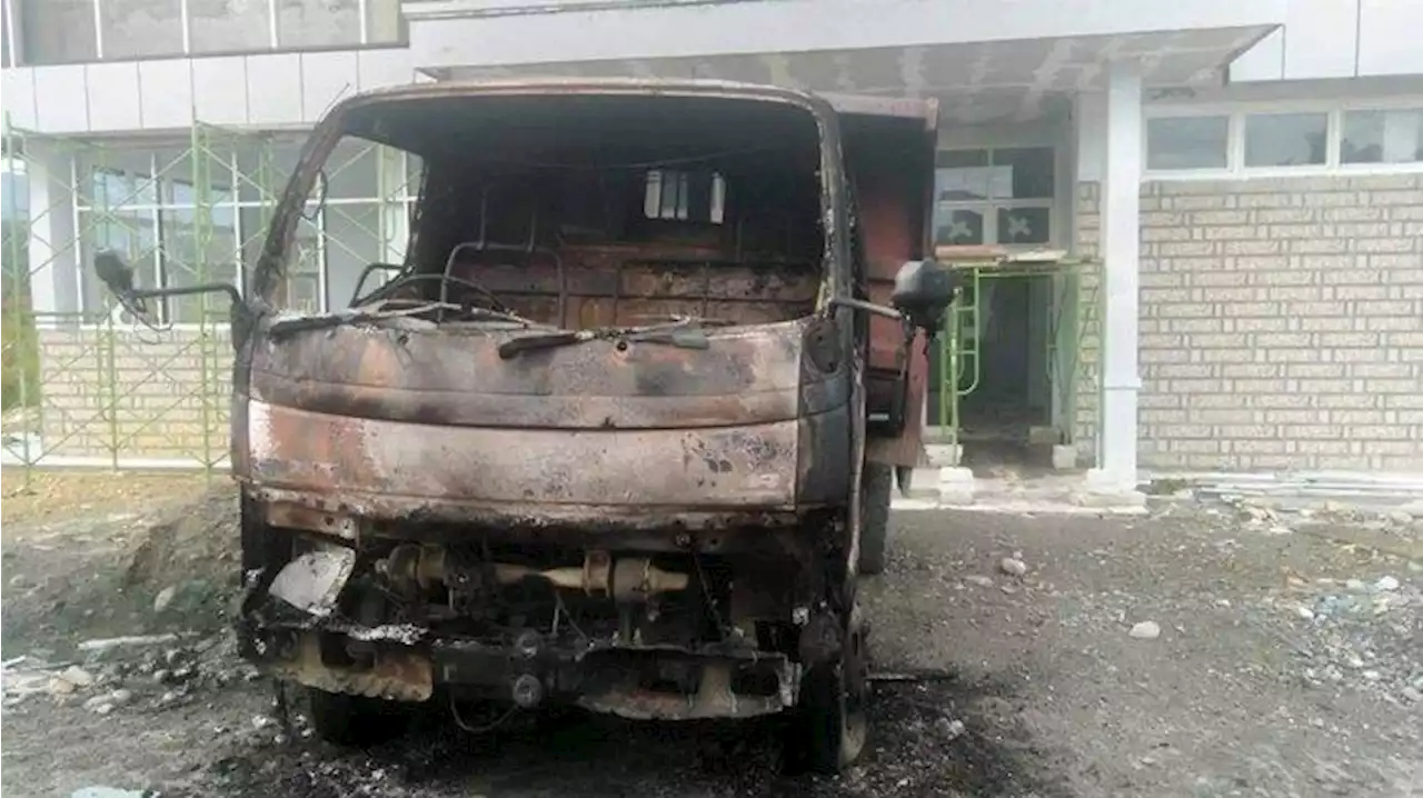 KKB Bakar Truk Proyek Pembangunan Puskesmas Bidiba di Kabupaten Paniai Papua - Tribunnews.com