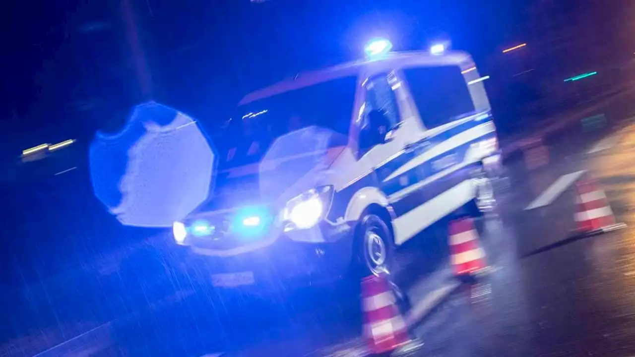 zwei verletzte: polizei sucht zeugen nach mehreren raubüberfällen