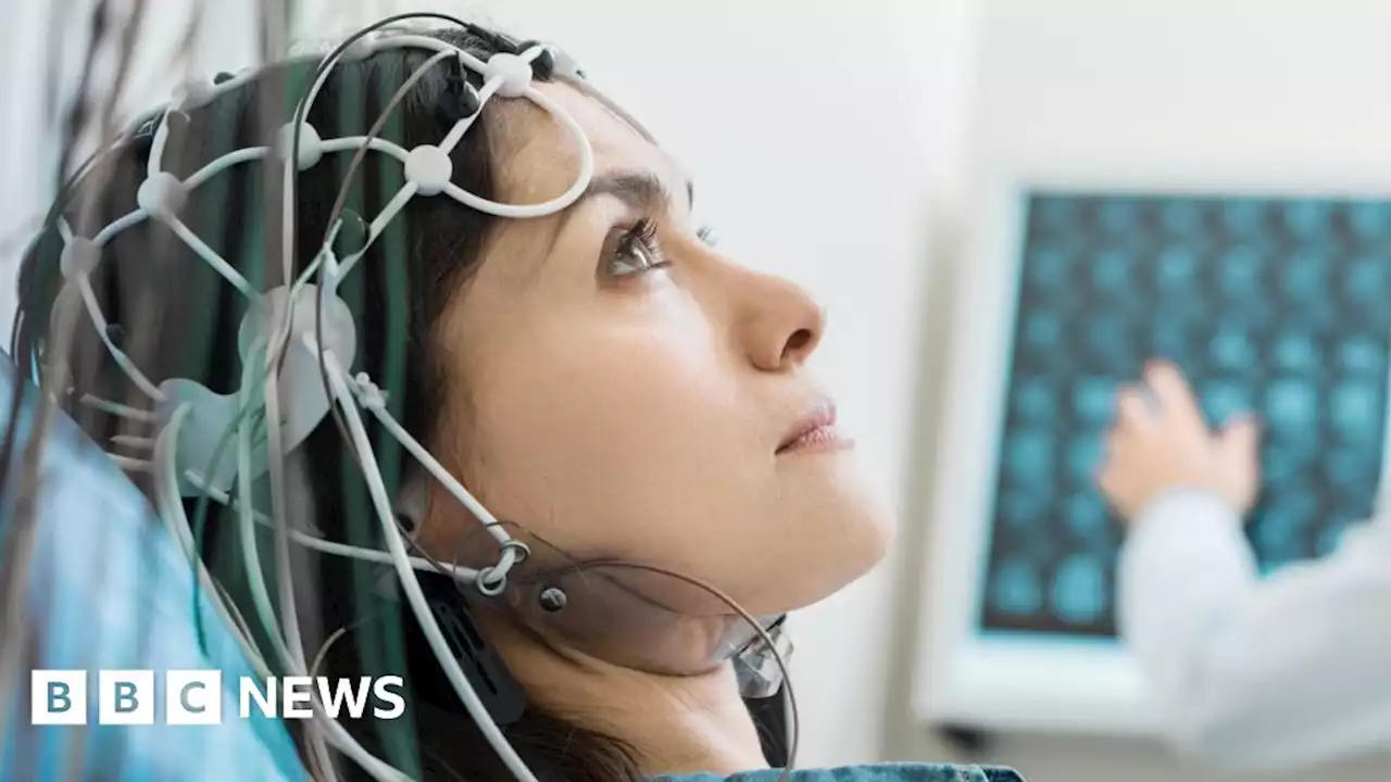 Brain stimulation boosts memory for a month