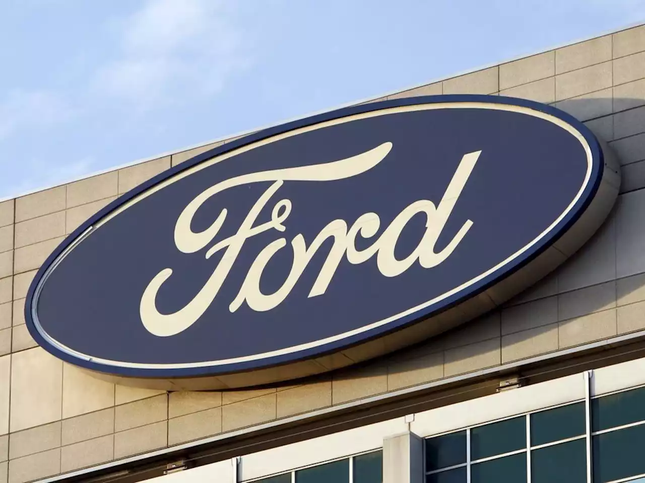 Georgia jury awards $1.7 billion in Ford truck crash case