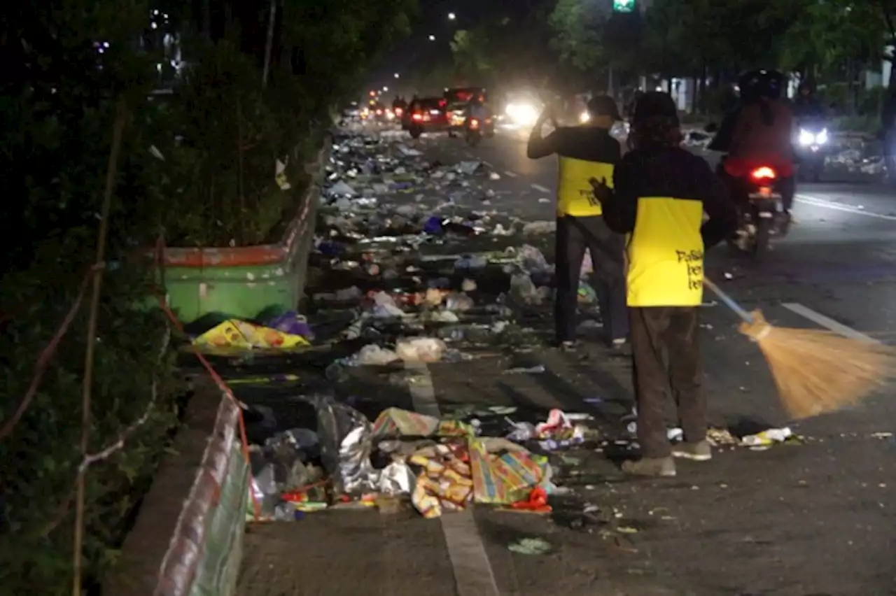 Penonton Ngawi Night Carnival 2022 Sumbang Empat Ton Sampah