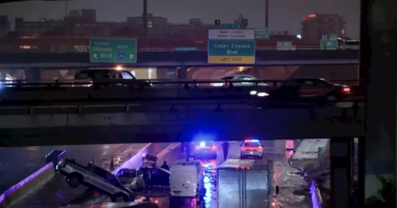 Major flooding leaves drivers stranded in Dallas