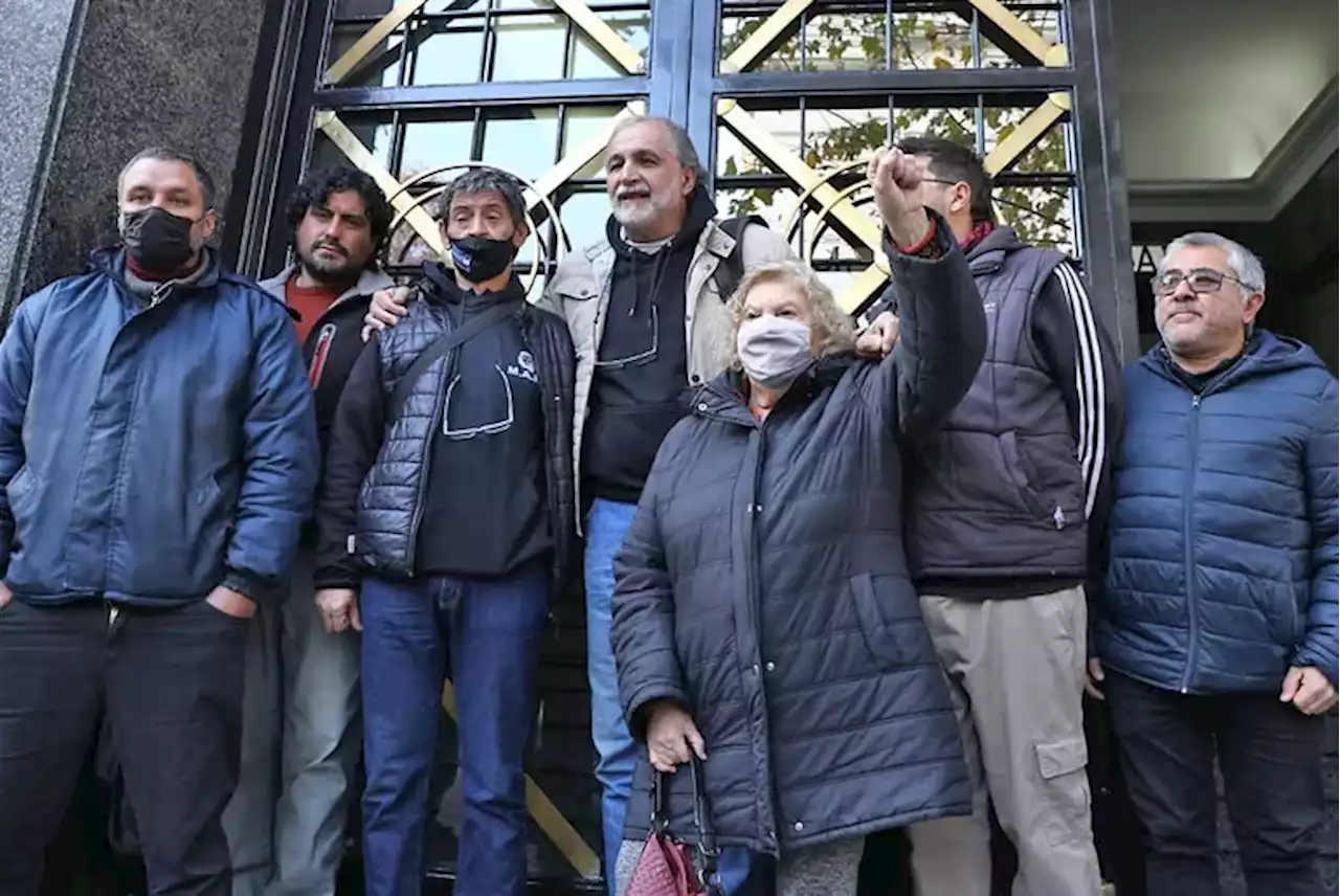 La izquierda desafía a los gremios peronistas con un reclamo en la puerta de la CGT por el salario mínimo